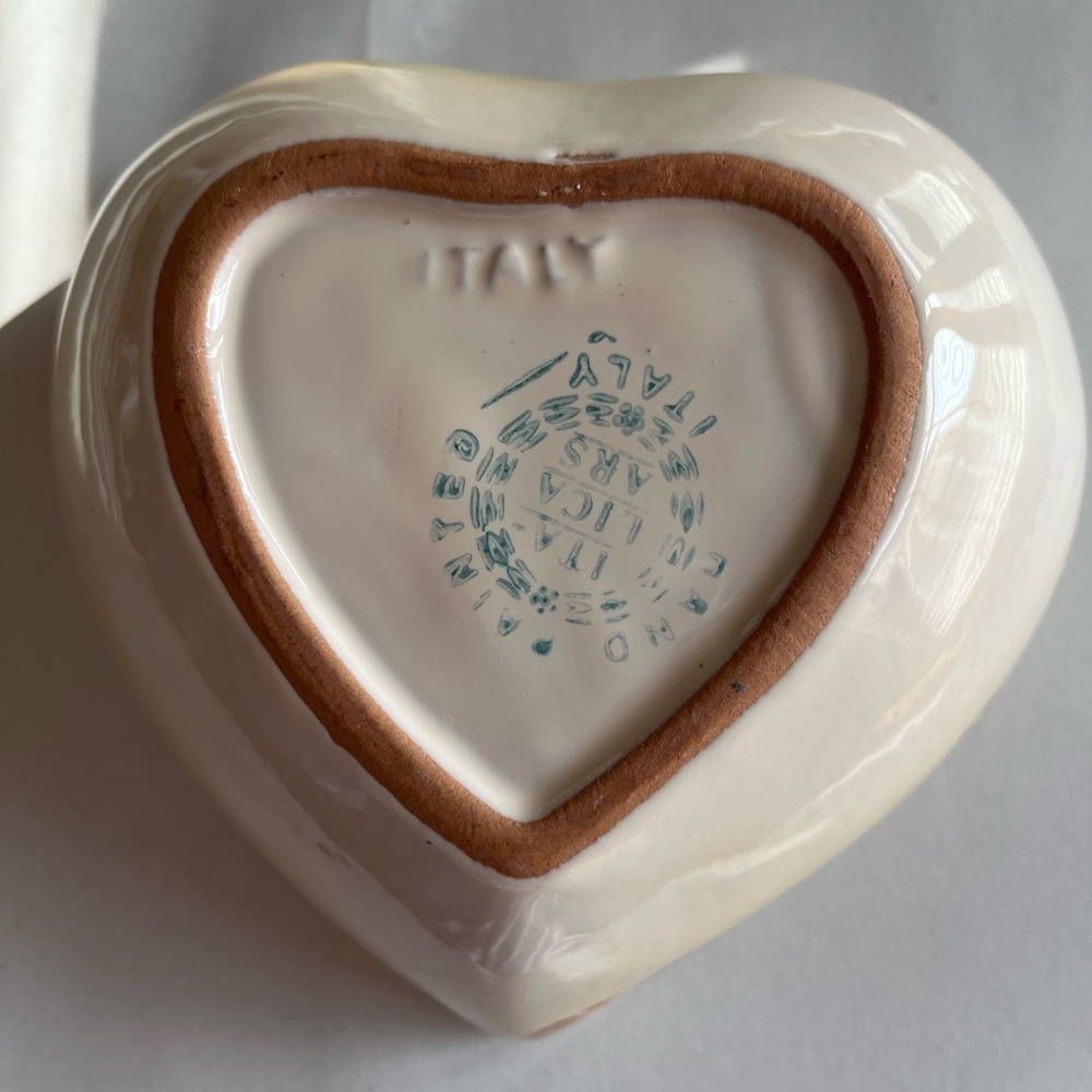 Italica ARS Hand painted Italian made heart accent dish EUC - Picture 8 of 13